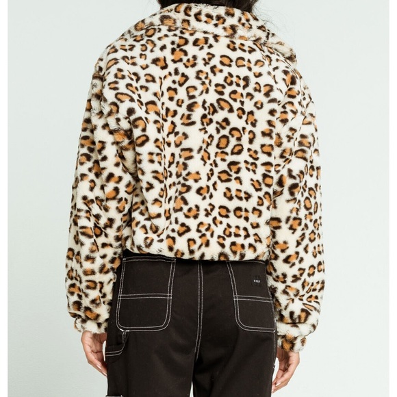 No.One.Cares. New Leopard Print Bomber Jacket  Fuzzy Soft Short Crop Size S - Picture 8 of 9